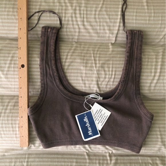 Distressed Ribbed Cropped Tank Top - Picture 3 of 5